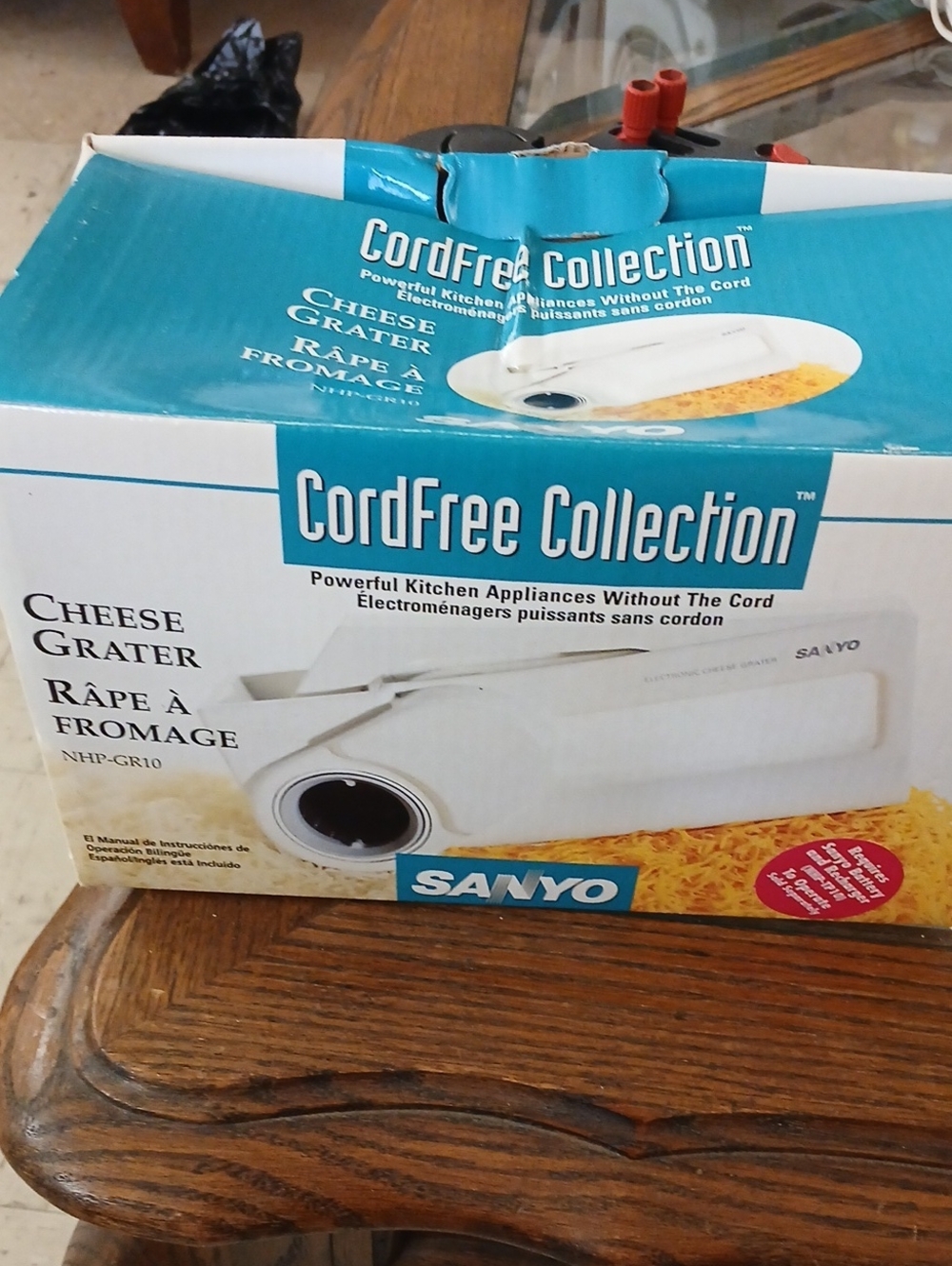 Sanyo CordFree Collection White Cheese Grater